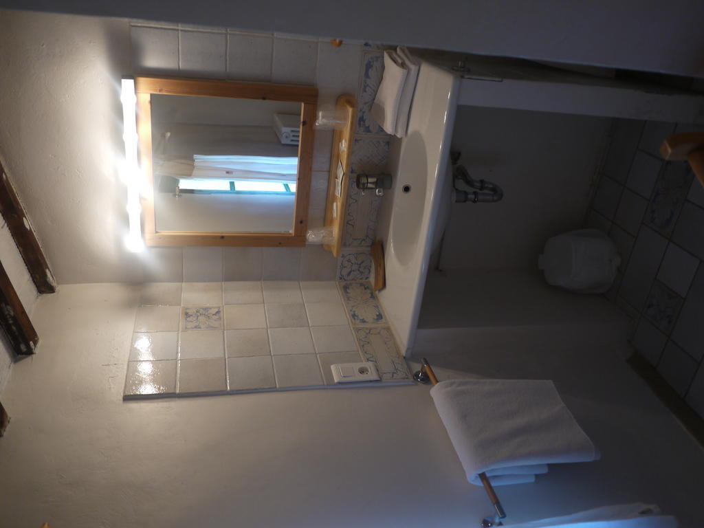 Auberge Des Seguins Buoux Номер фото