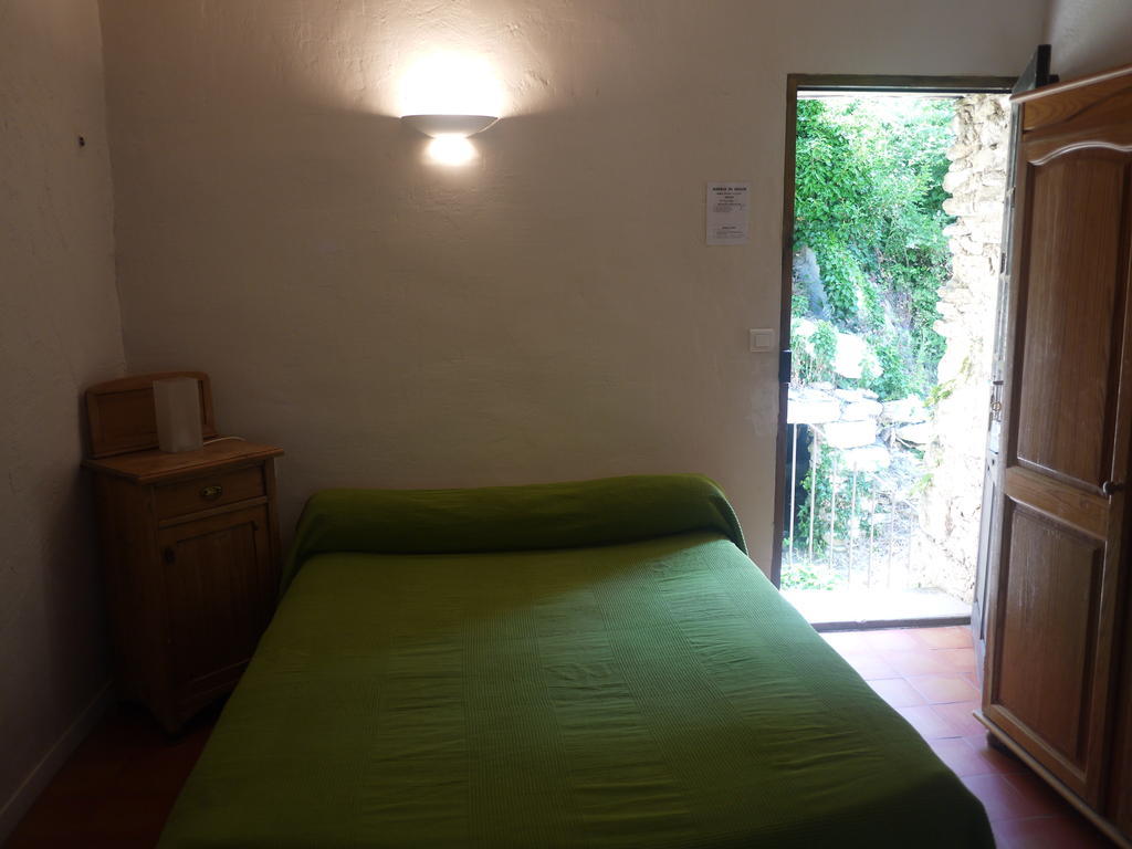 Auberge Des Seguins Buoux Номер фото