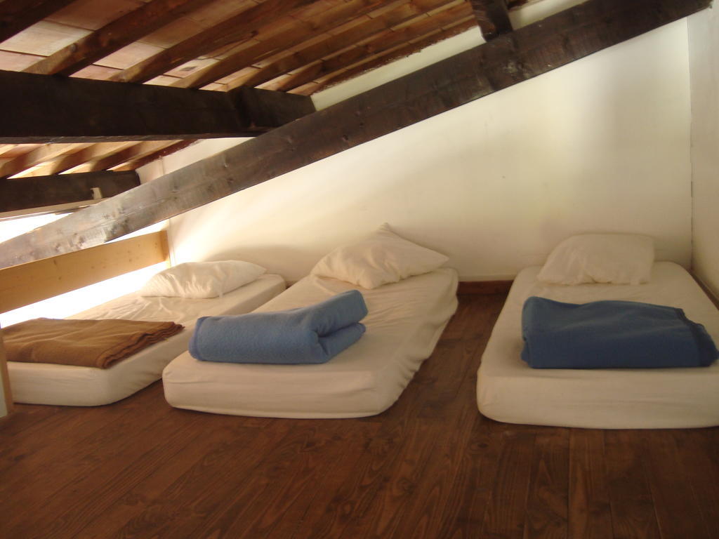 Auberge Des Seguins Buoux Номер фото