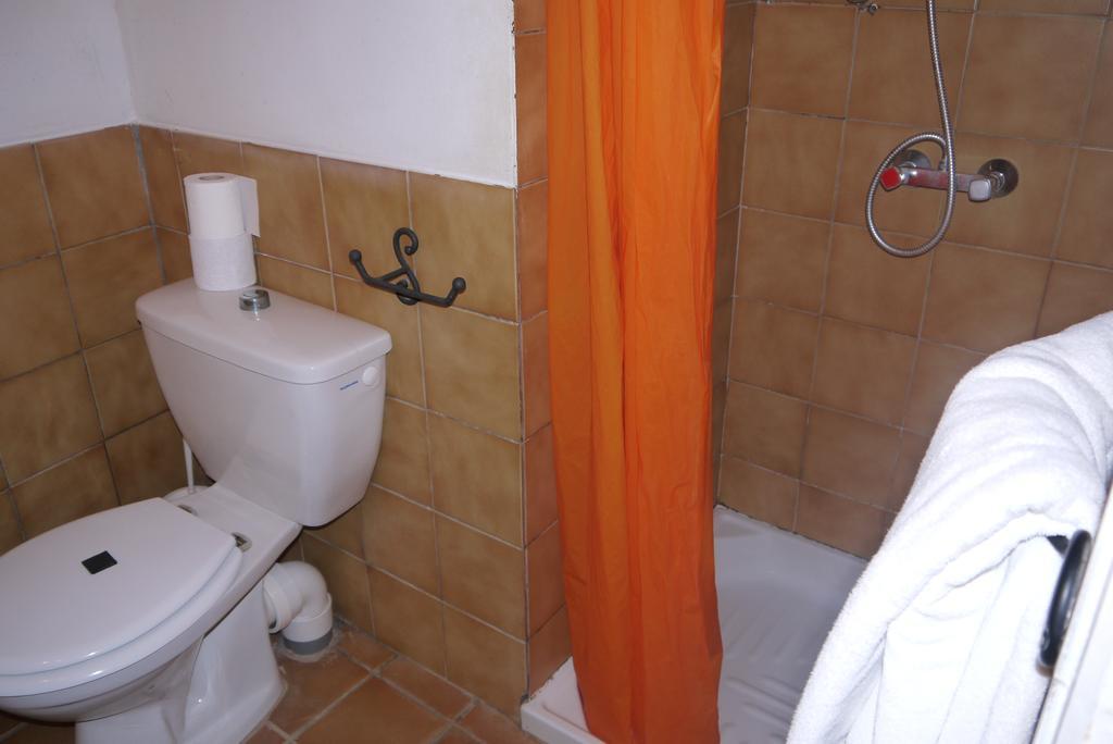 Auberge Des Seguins Buoux Номер фото