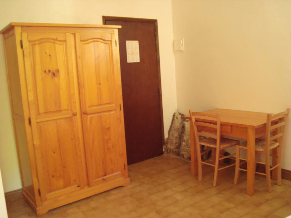 Auberge Des Seguins Buoux Экстерьер фото
