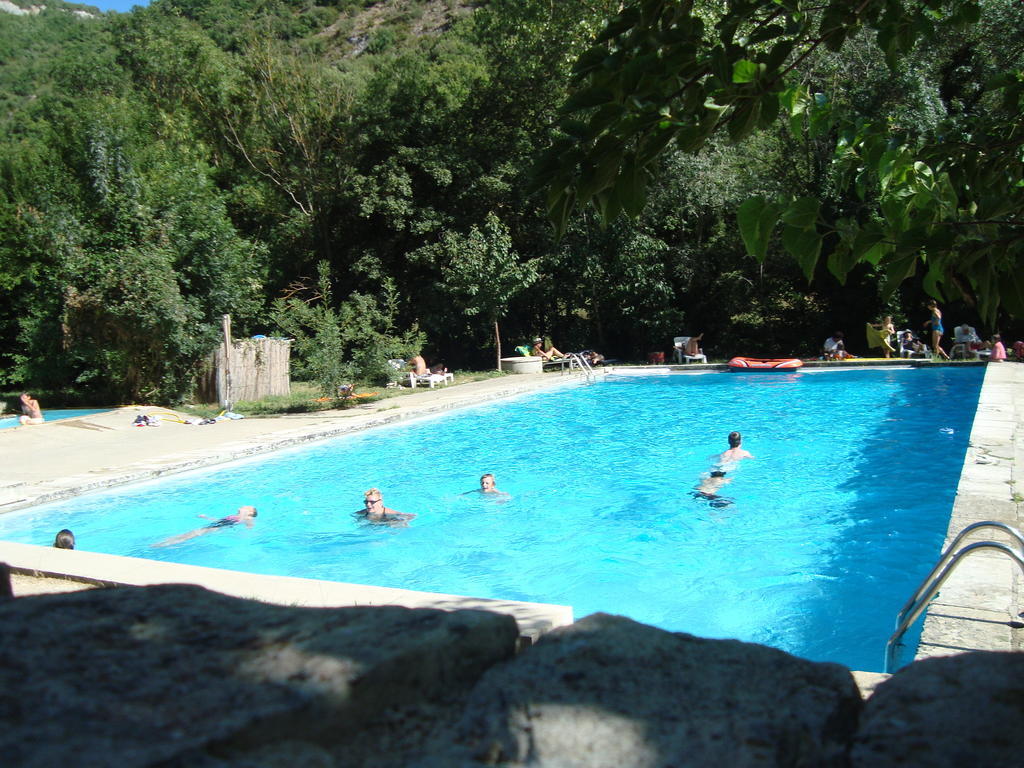 Auberge Des Seguins Buoux Экстерьер фото