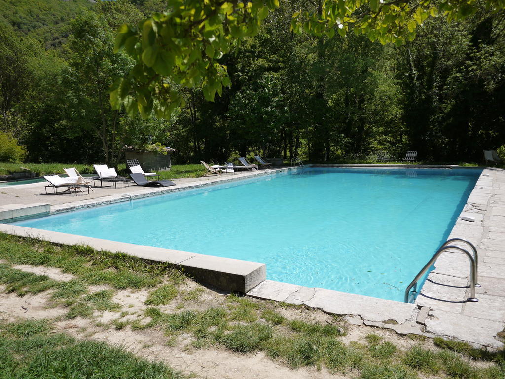 Auberge Des Seguins Buoux Экстерьер фото